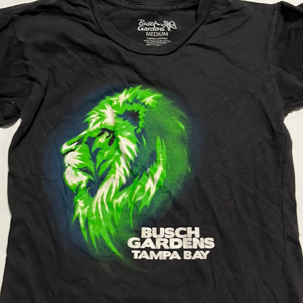 Busch Gardens Tampa Glow Graphic Lion Tee